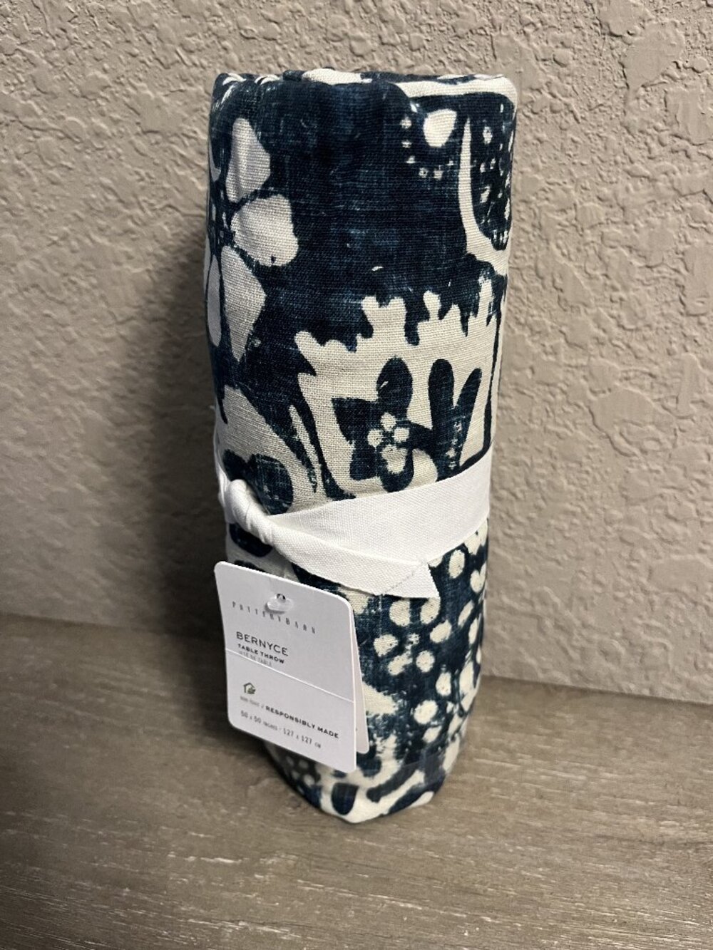 Pottery Barn Blue & Cream Bernyce Table Throw 50 x 50